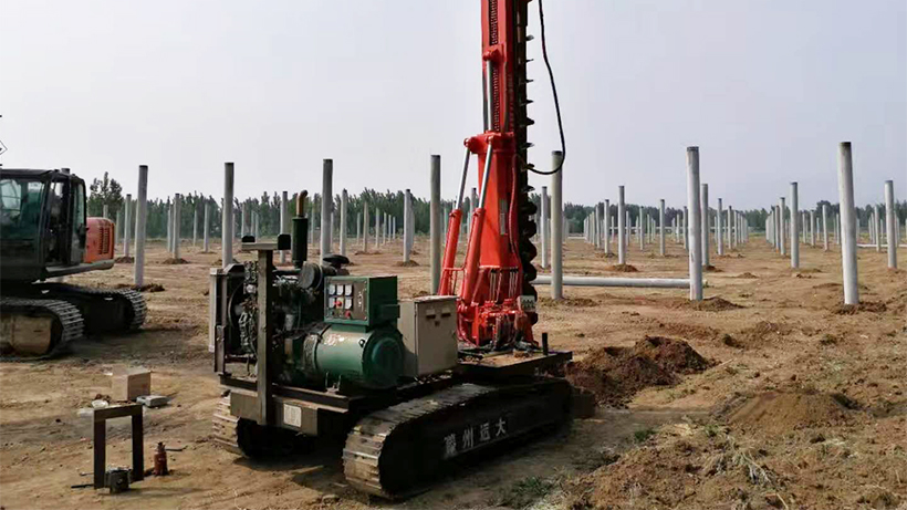 新建打樁機(jī)在工作時(shí)候有哪些注意事項(xiàng)